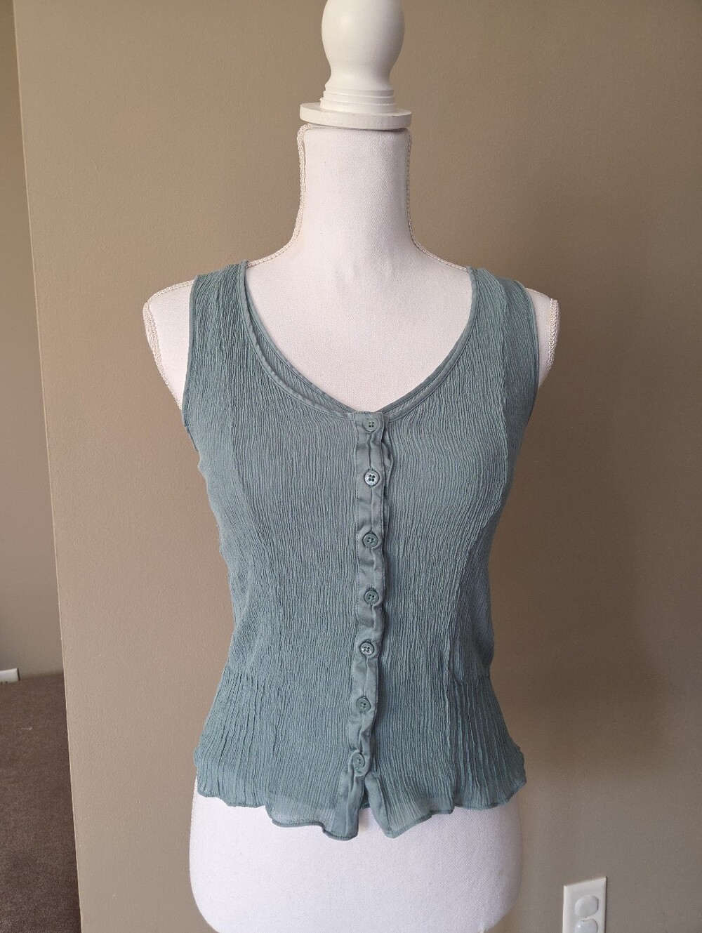 90s Emanuel ungaro 100% silk sage green button down layered tank